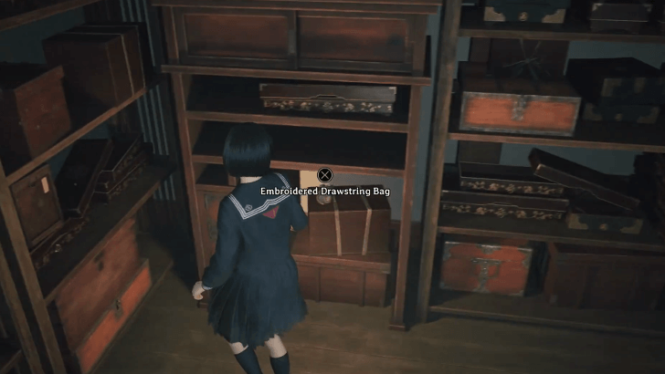 刺繡束口袋位置